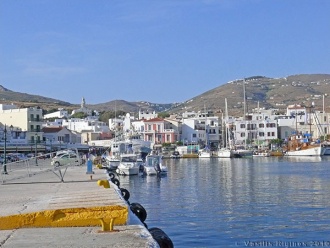 The yacht quay in Tinos harbour from the ferry quayClick for larger view